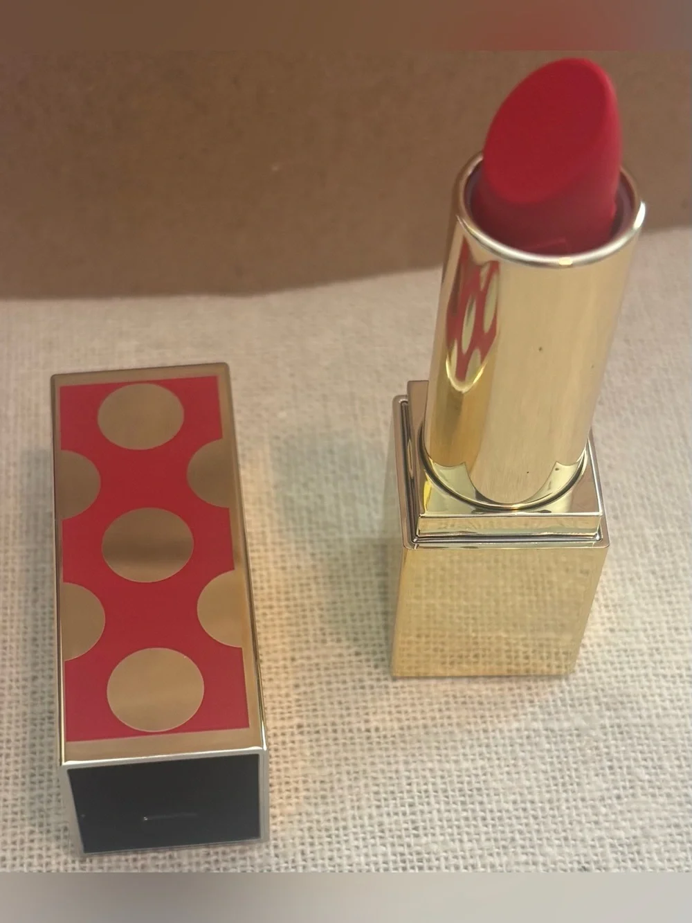 NEW Estée Lauder Limited Edition Holiday Collection Lipstick in Red Ribbon